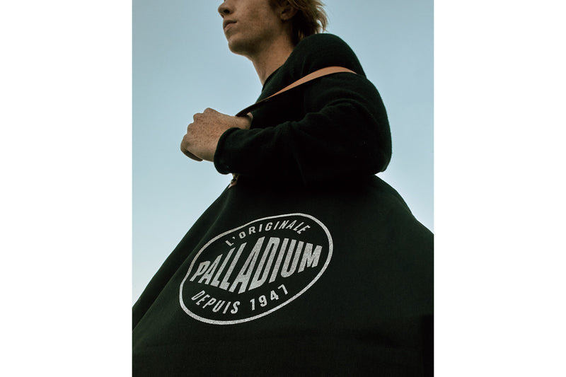 Palladium Round Logo Tote Men's Bags Black | 048237-FYJ